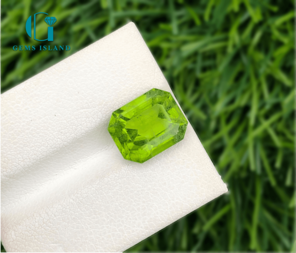 Peridot 5.50 Carats