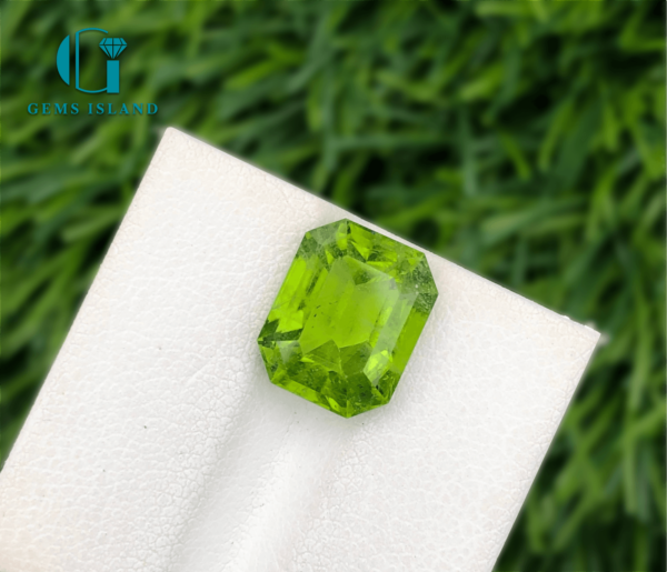 Peridot 5.50 Carats