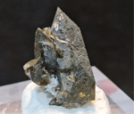 Titanite perfect crystal undamaged having hemitite inclusion